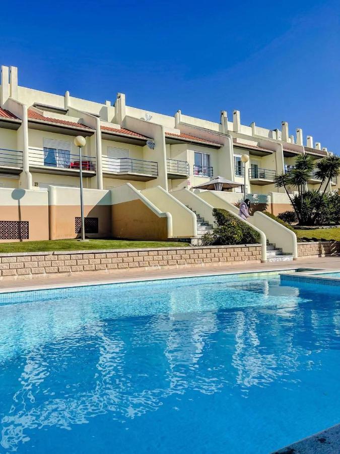 Peniche Master Bedroom With Sea View Balcony, Private Bathroom, Shared Kitchen, Swimming Pool, Surfing Resort Atouguia Da Baleia Exteriör bild
