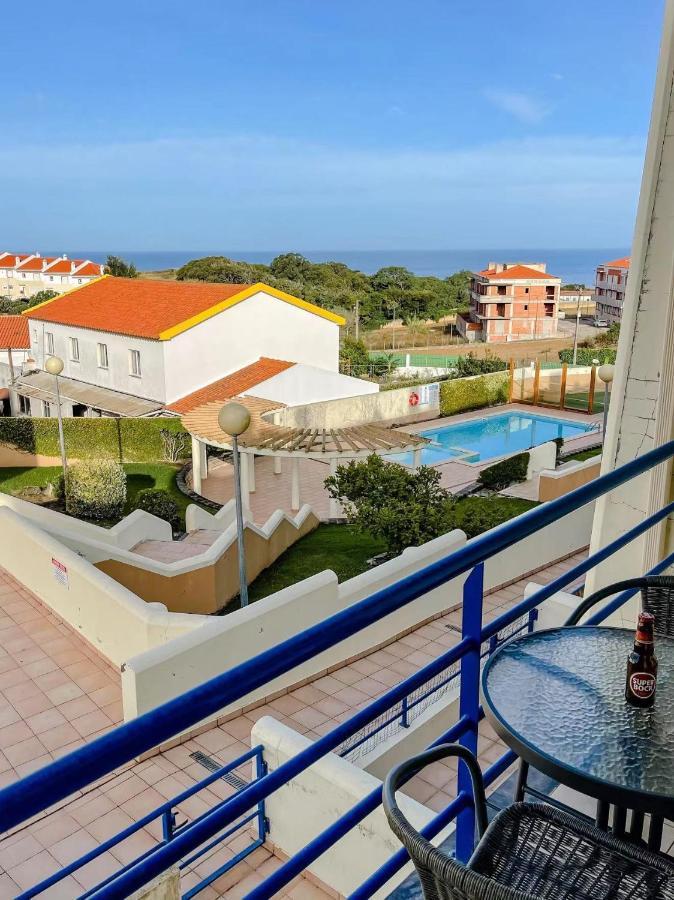 Peniche Master Bedroom With Sea View Balcony, Private Bathroom, Shared Kitchen, Swimming Pool, Surfing Resort Atouguia Da Baleia Exteriör bild