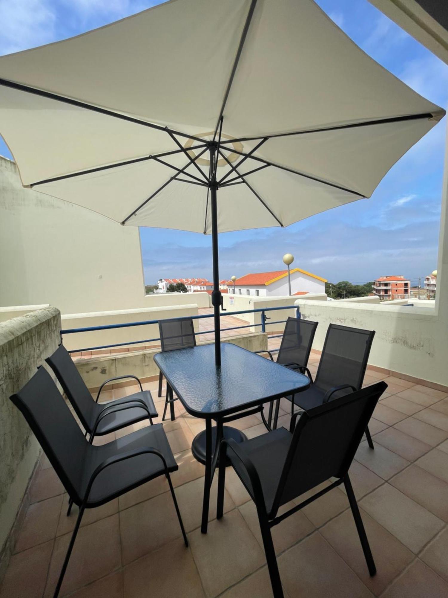 Peniche Master Bedroom With Sea View Balcony, Private Bathroom, Shared Kitchen, Swimming Pool, Surfing Resort Atouguia Da Baleia Exteriör bild